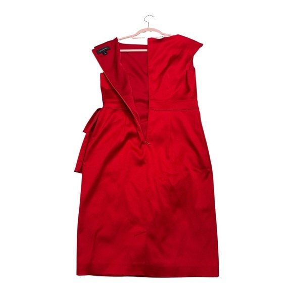 St. John
Elegant Cocktail dress in Venetian Red size 4 - Picture 12 of 16
